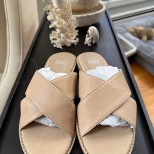 EILEEN FISHER Sandals